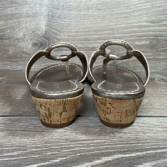 Bernardo Matrix Platinum Calf Leather Women’s Size 10M Thong Wedge Sandals - Picture 4 of 10